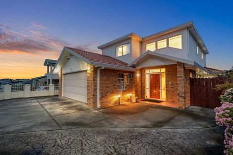 Photo of property in 17 Pelargonium Terrace, Goodwood Heights, Auckland, 2105