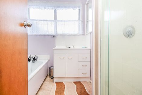 Photo of property in 5 Karina Place, Glen Eden, Auckland, 0602