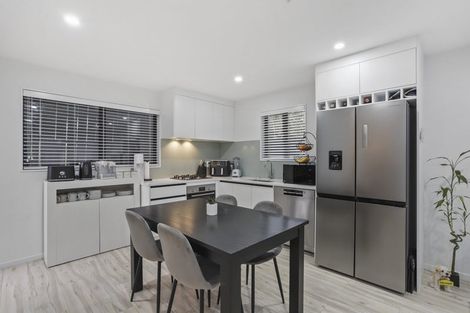 Photo of property in 19c Farwood Drive, Henderson, Auckland, 0612