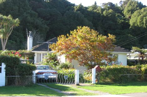 Photo of property in 27 Gillespies Road, Birchville, Upper Hutt, 5018