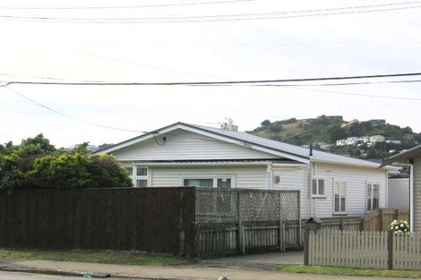 Photo of property in 94 Kauri Street, Miramar, Wellington, 6022