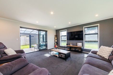 Photo of property in 2 Pearl Grove, Ashhurst, 4810