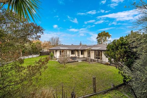 Photo of property in 70 Queens Avenue, Waikuku Beach, 7402
