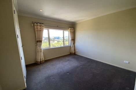 Photo of property in 19 Bunker Way, Strathmore Park, Wellington, 6022