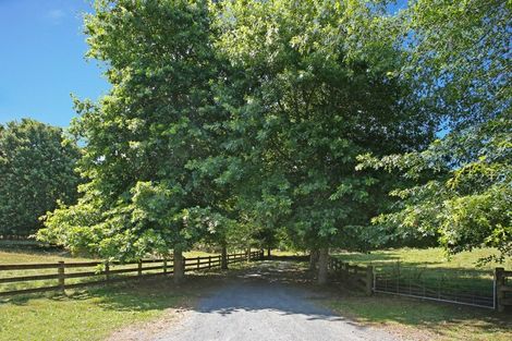 Photo of property in 393 Papakura-clevedon Road, Clevedon, Papakura, 2582