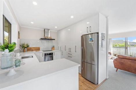 Photo of property in 1/31 Cliff Road, Torbay, Auckland, 0630