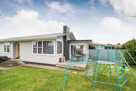 Photo of property in 87 Sutherland Crescent, Westbrook, Palmerston North, 4412