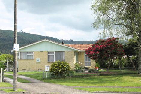 Photo of property in 7 Virgo Place, Kawaha Point, Rotorua, 3010