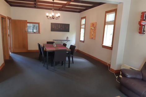 Photo of property in 18 Waiohua Road, Greenlane, Auckland, 1061