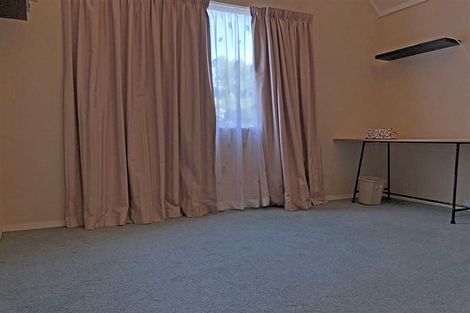 Photo of property in 14 Curacao Place, Grenada Village, Wellington, 6037