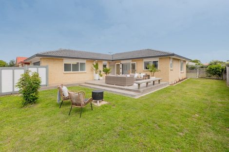 Photo of property in 31 Dalton Drive, Papamoa Beach, Papamoa, 3118