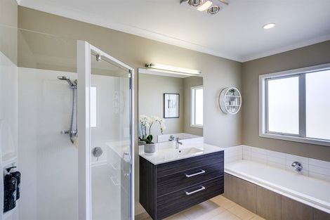 Photo of property in 14 Haast Place, Poraiti, Napier, 4112