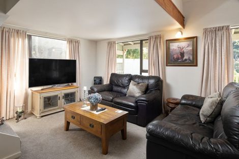 Photo of property in 17 Garden Terrace, Picton, 7220