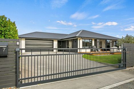 Photo of property in 7 Terli Way, Glen Avon, New Plymouth, 4312