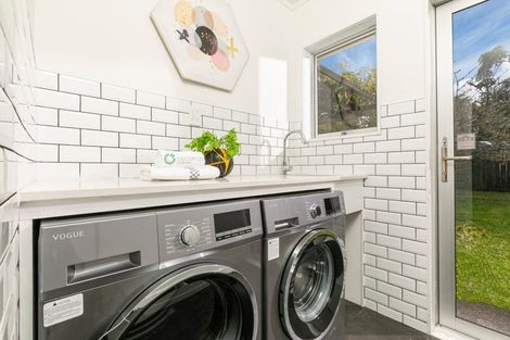 Photo of property in 101 Old Railway Road, Kumeu, 0892