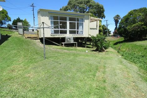 Photo of property in 2 Ahiriri Avenue, Avondale, Auckland, 0600