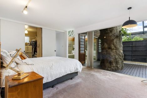 Photo of property in 17 Cobblestone Lane, Hillcrest, Auckland, 0627