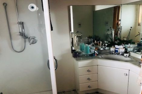 Photo of property in 5 Chilton Drive, Paraparaumu, 5032