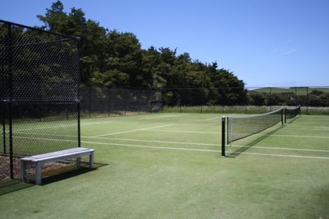 Photo of property in 52 Robert Hastie Drive, Mangawhai, 0573