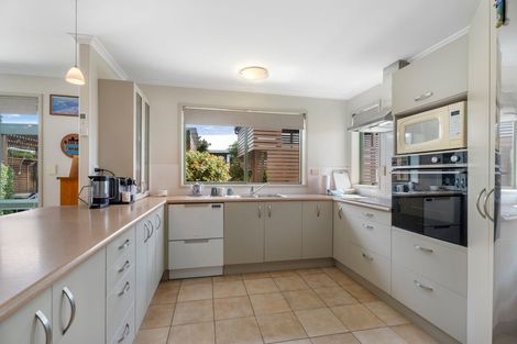 Photo of property in 14 Pacific Place, Whitianga, 3510