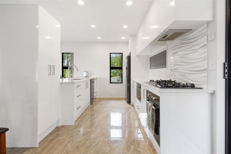 Photo of property in 206c Henderson Valley Road, Henderson, Auckland, 0612