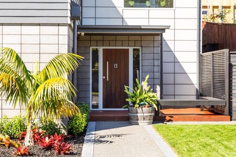 Photo of property in 19b Kenmore Street, Westown, New Plymouth, 4310