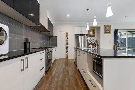 Photo of property in 37 Longbow Terrace, Flagstaff, Hamilton, 3210