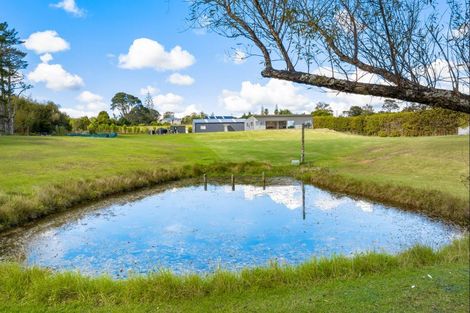 Photo of property in 4 Hanham Road, Kumeu, 0891