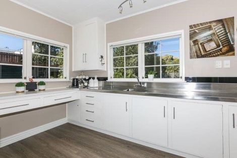 Photo of property in 18 Greenwood Road, Havelock North, 4130