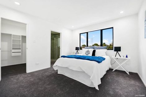 Photo of property in 7 Liban Place, Massey, Auckland, 0614