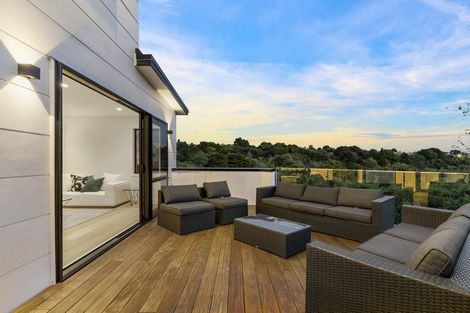 Photo of property in 28a Oliver Twist Avenue, Mellons Bay, Auckland, 2014