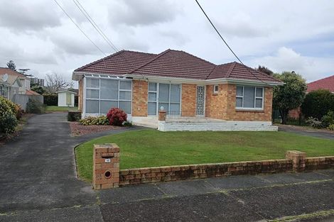 Photo of property in 12 Karaka Street, New Lynn, Auckland, 0600