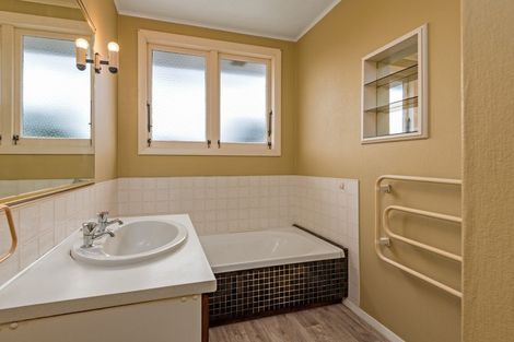 Photo of property in 98 Maxwells Line, Awapuni, Palmerston North, 4412