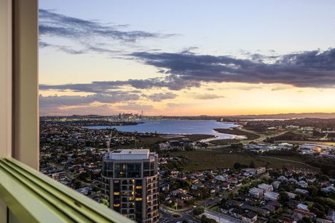 Photo of property in Sentinel Apartments, 2703/3 Northcroft Street, Takapuna, Auckland, 0622