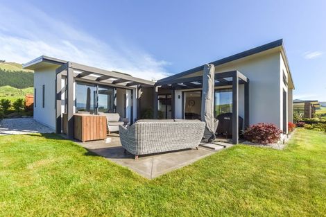 Photo of property in 14 Hill Tops Way, Stoke, Nelson, 7011