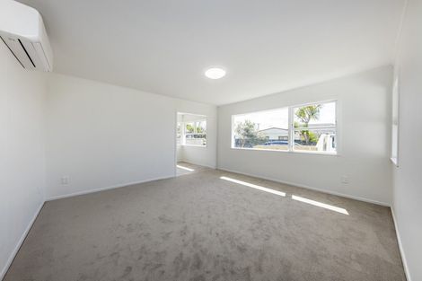 Photo of property in 73 Raglan Street, Mangere East, Auckland, 2024