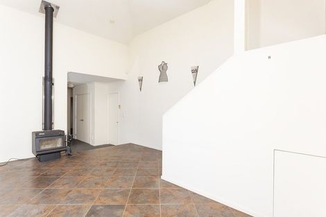 Photo of property in 4 Cliff View Drive, Green Bay, Auckland, 0604