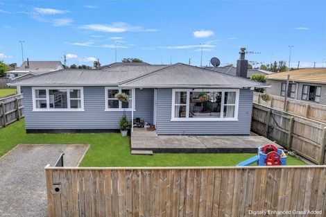 Photo of property in 17 Ferguson Street, Levin, 5510