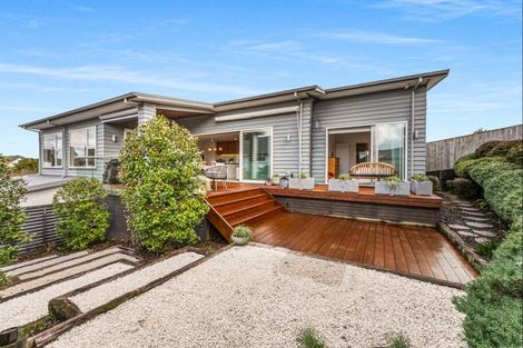 Photo of property in 14 Tauwaka Crescent, Riverhead, 0820