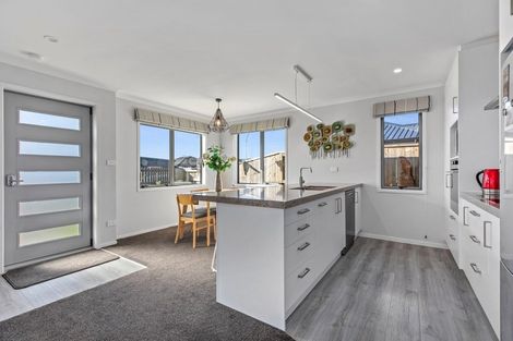 Photo of property in 184 Te Okuroa Drive, Papamoa, 3118