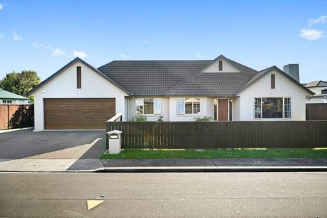 Photo of property in 6 Sovereign Place, Rototuna North, Hamilton, 3210