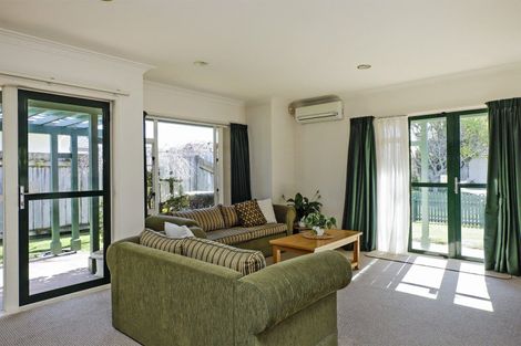 Photo of property in 1b Knightsbridge Place, Taradale, Napier, 4112