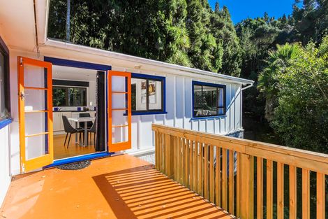 Photo of property in 21 Kauri Loop Road, Oratia, Auckland, 0604