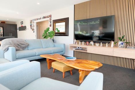 Photo of property in 5 Mahia Lane, Waikanae, 5036