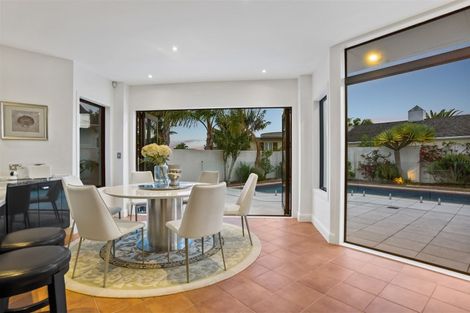 Photo of property in 235 Bleakhouse Road, Mellons Bay, Auckland, 2014