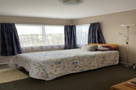 Photo of property in 22 Hedge Row, Sunnyhills, Auckland, 2010