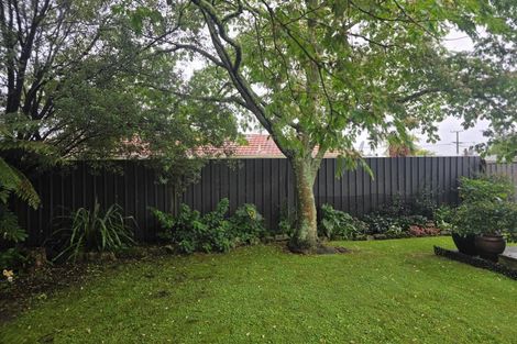 Photo of property in 1b Farnworth Avenue, Holdens Bay, Rotorua, 3010
