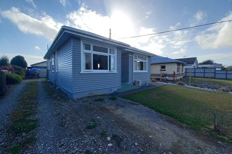 Photo of property in 19 Main Road, Tuatapere, 9620