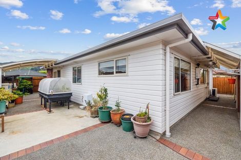 Photo of property in 21 Woodland Mews, Wainuiomata, Lower Hutt, 5014