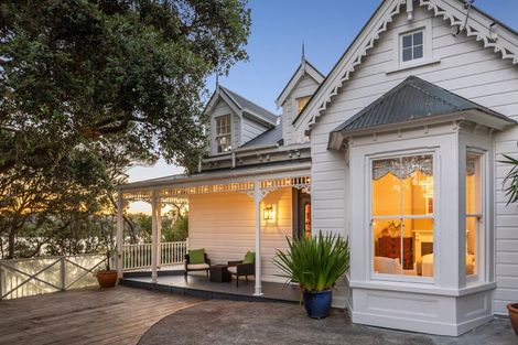 Photo of property in 36 Queen Street, Northcote Point, Auckland, 0627